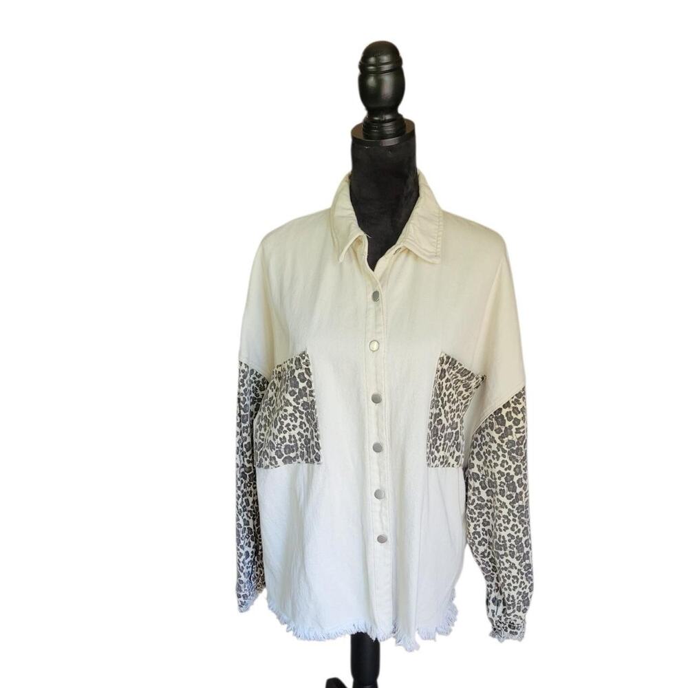 POL Clothing "Worth The Chase" Contrasting Denim Cheetah/Leopard Jacket Size M